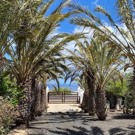 Casa Kira Sur, Macher *