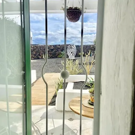 Casa Kira Sur, Macher * Tías