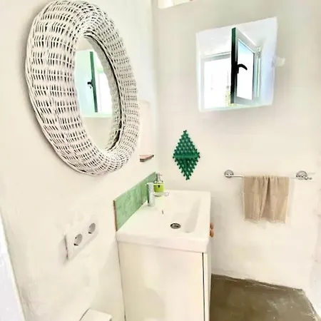 Casa Kira Sur, Macher *