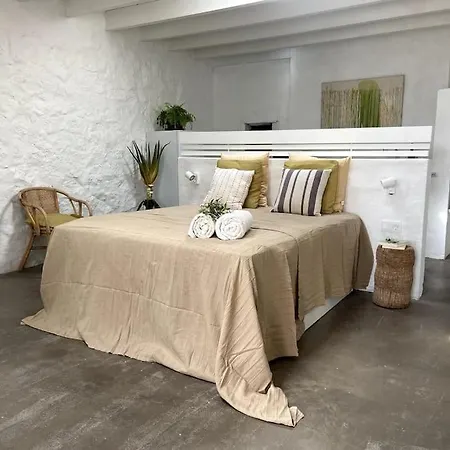 Casa Kira Sur, Macher