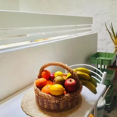 Casa Kira Sur, Macher Tias