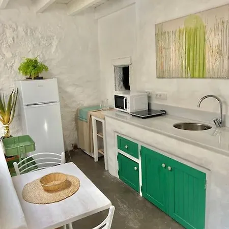 Casa Kira Sur, Macher